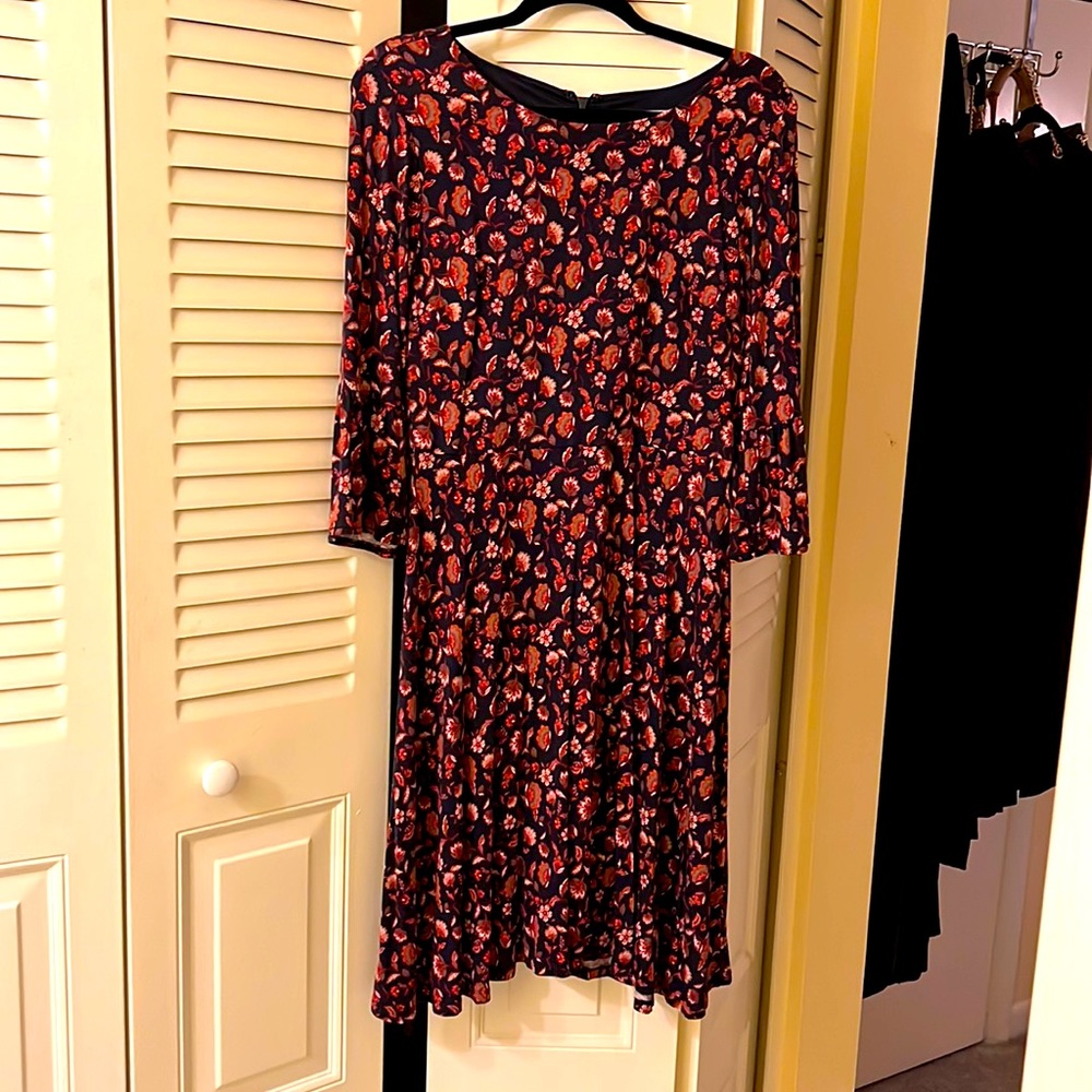 Beautiful berry knit dress from Loft EUC
